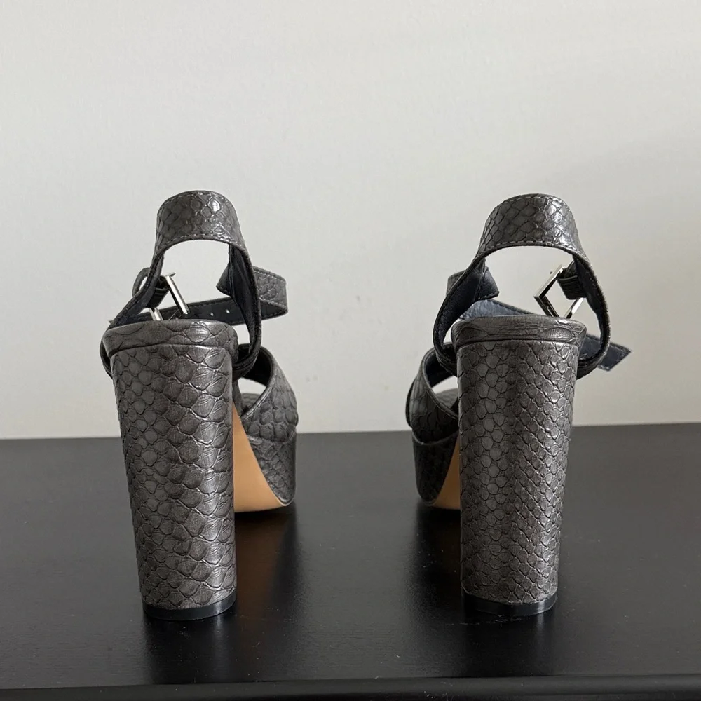 ShuShop Chunky Platform Sandals in Gray with Ankle Strap Sz‎ 6